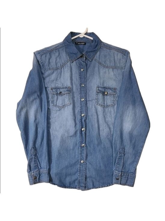 Fashion Web Tops - Fashion Web Medium Wash Denim Western Pearl Snap Shirt Faded Blue Chambray Top